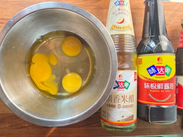凉拌西芹鸡蛋丝
