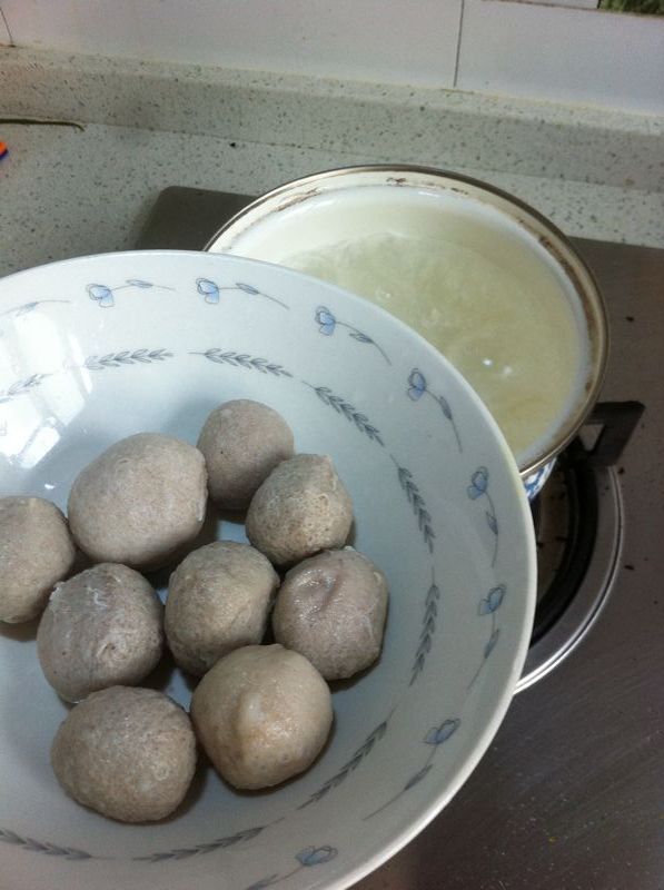 酸菜豆腐猪肉丸汤