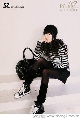 短长袜互搭的潮流搭配