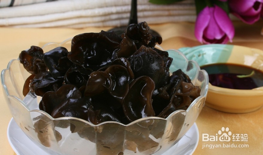 蔬菜和各种食材清洗和贮存的方法：[4]蘑菇类