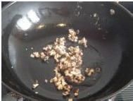 烫面香菇韭菜盒