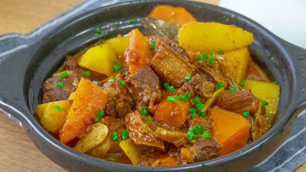 西红柿土豆焖牛腩