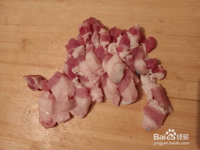洋葱香煎五花肉怎么做？