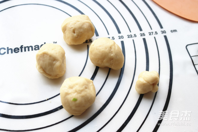 香肠玫瑰花沙拉面包