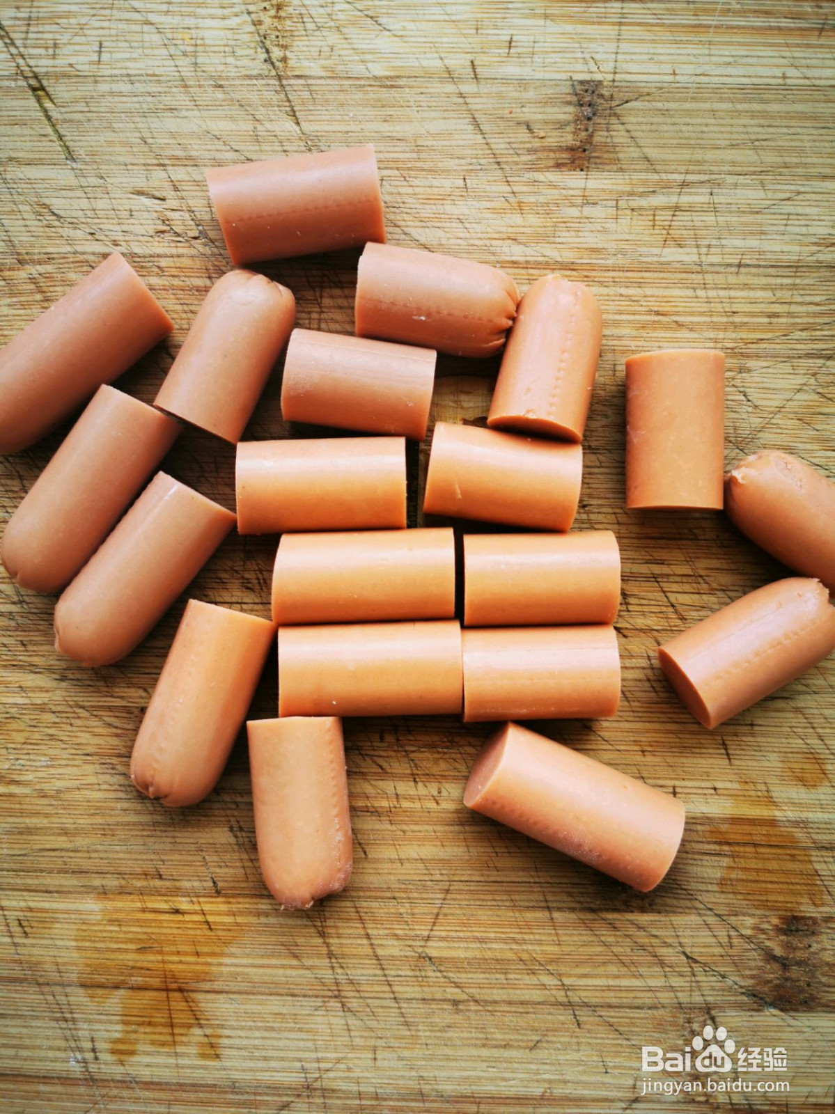 香肠馄饨皮卷的做法