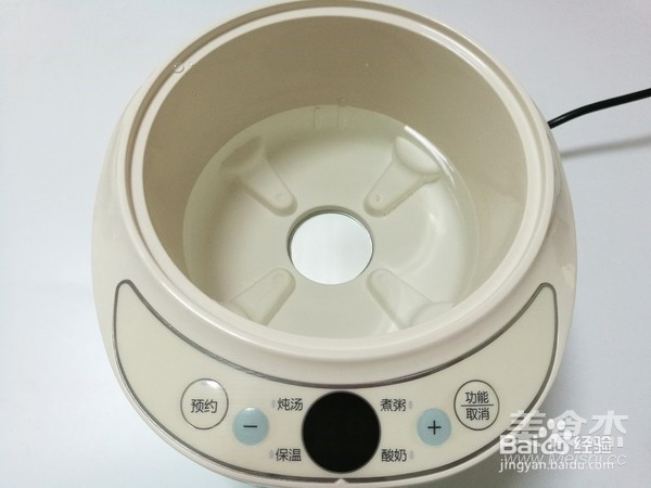 祛湿排毒的薏米红豆粥