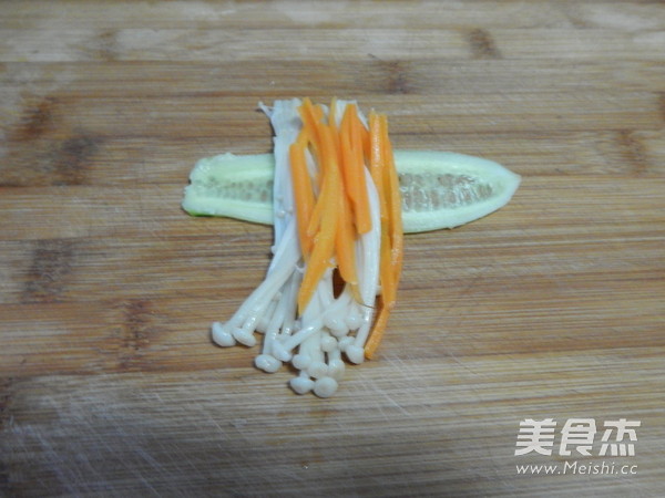 黄瓜金针菇卷