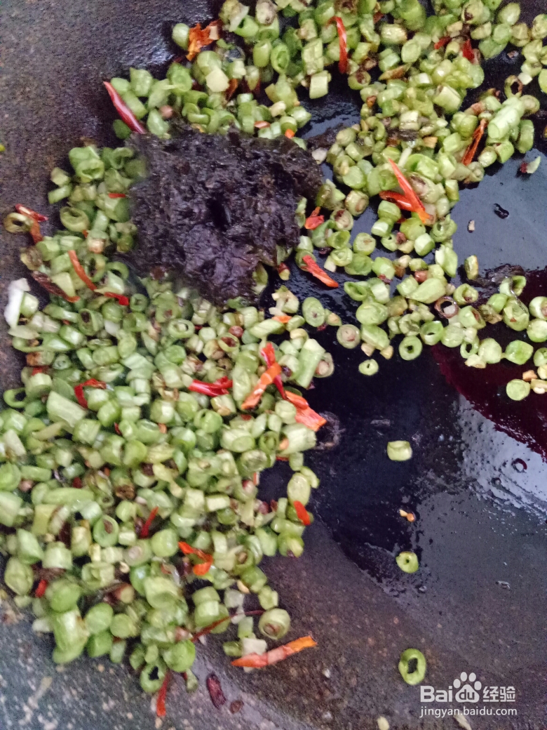 小孩子超喜欢的橄榄菜炒豇豆