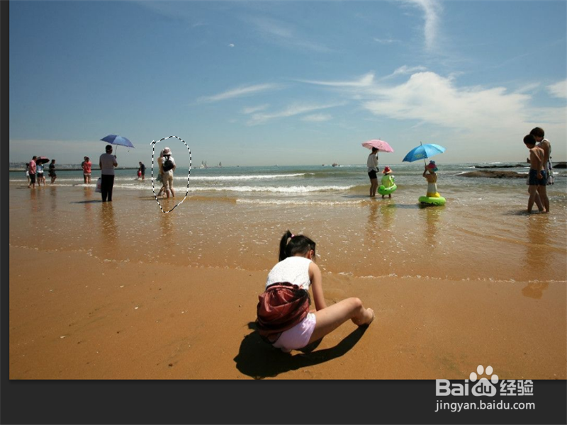 PS怎样把照片里多余的人P掉 照片无关的人怎么抠