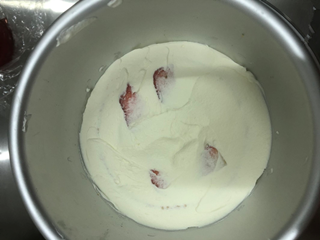 雪域草莓蛋糕怎么做？