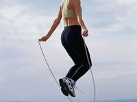 跳绳减肥法 原来跳绳也能跳出小鸟腿