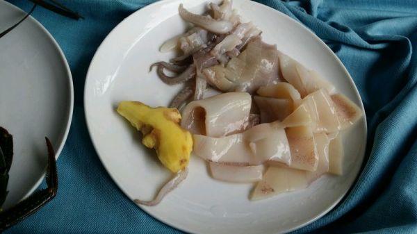 咖喱鲜鱿年糕奄蟹煲