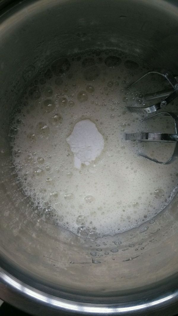 戚风奶油蛋糕卷