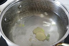 每日美食-小白菜丸子汤的做法