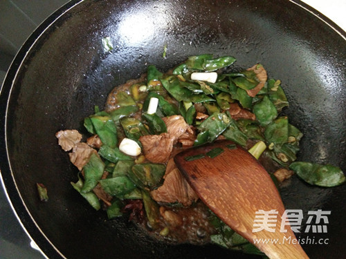 风味扁豆辣椒闷烧肉