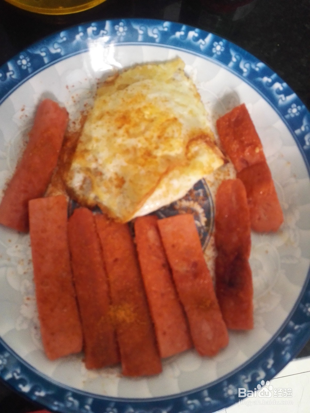 如何煎火腿肠与鸡蛋当成一顿饭来吃