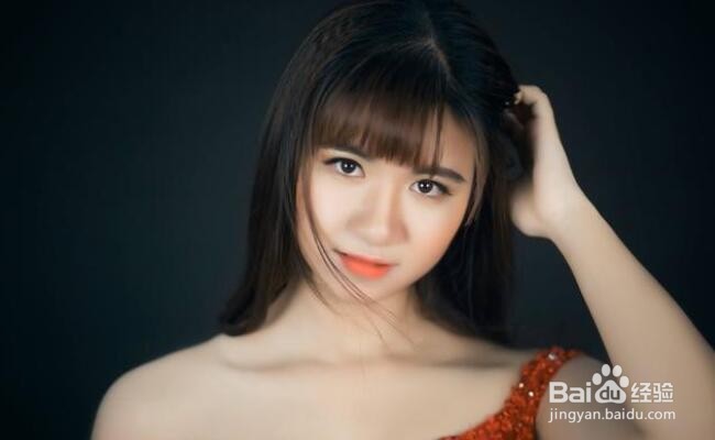 如何拍摄纯色背景的美女人像照？