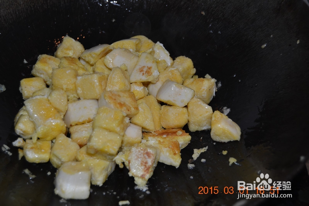 简单处理剩馒头-黄金鸡蛋馒头块