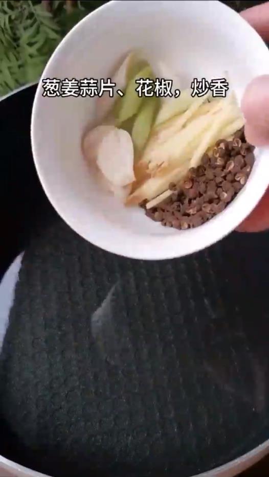 怎样做尖椒鸡丁