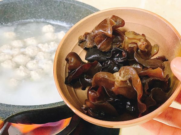 冬瓜虾皮丸子汤