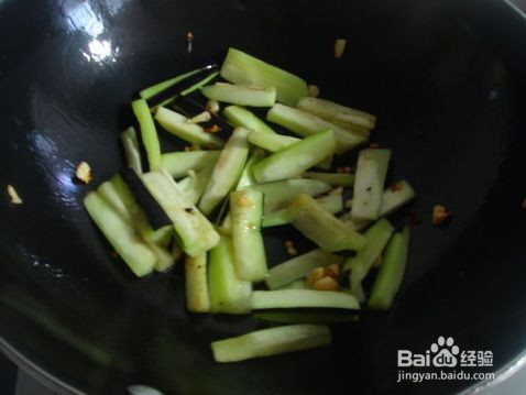 苦瓜炒茄子的家常做法