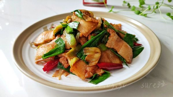 青蒜辣酱香炒肉