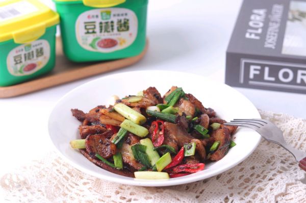 酱香蒜苗炒肉片