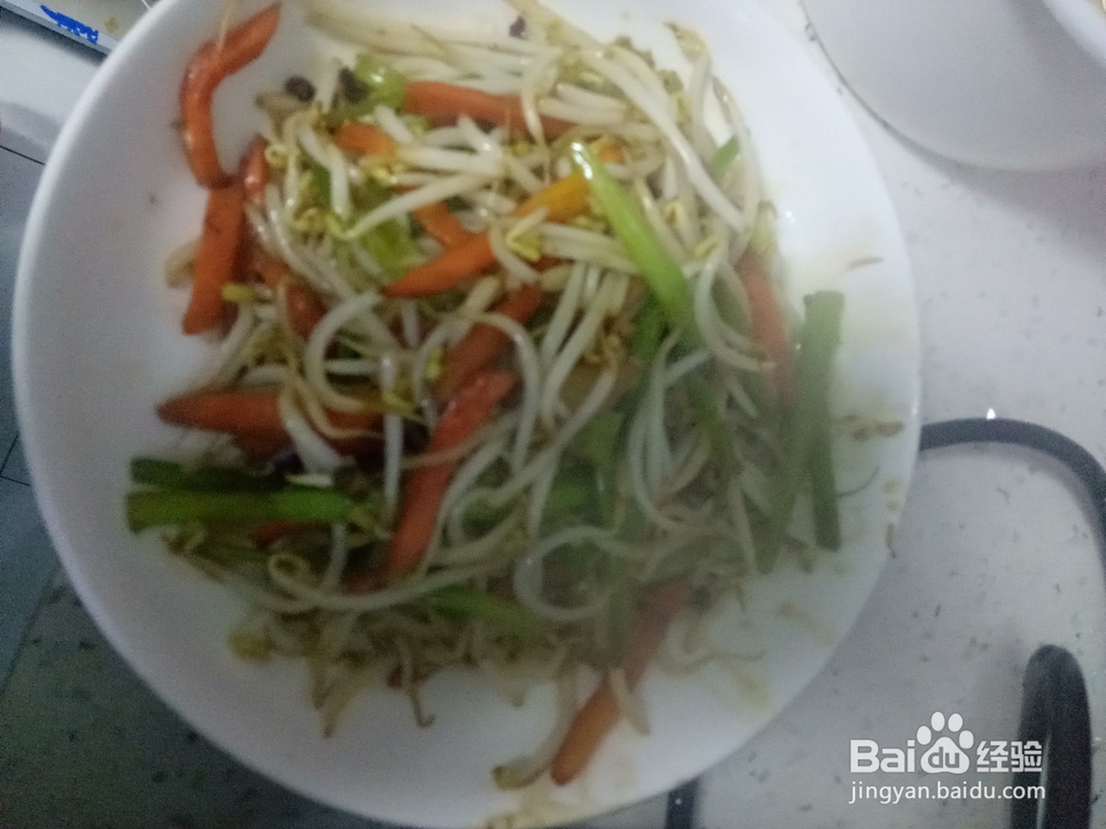 绿豆芽炒芹菜