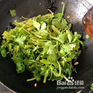 素炒香芹的做法