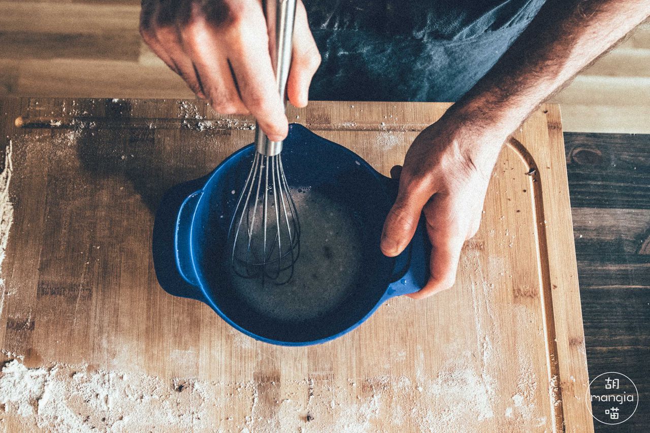 在家也能做美味的巧克力面包卷,十分好吃!