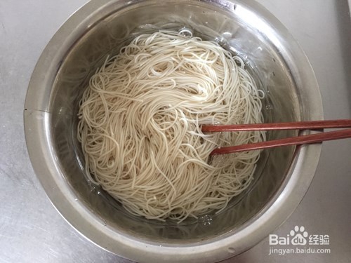 零油烟快手凉面——虾仁凉面