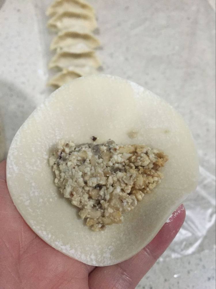 花菇虾仁煎饺子怎么做才美味，看完你就会了