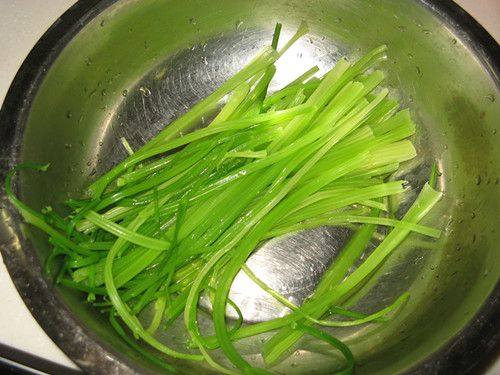 怎么做芹菜馅水饺,看完这个你就学会了