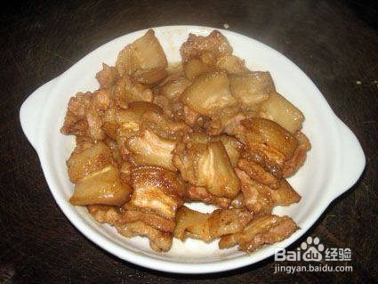 辣椒炒肉怎么做才好吃？