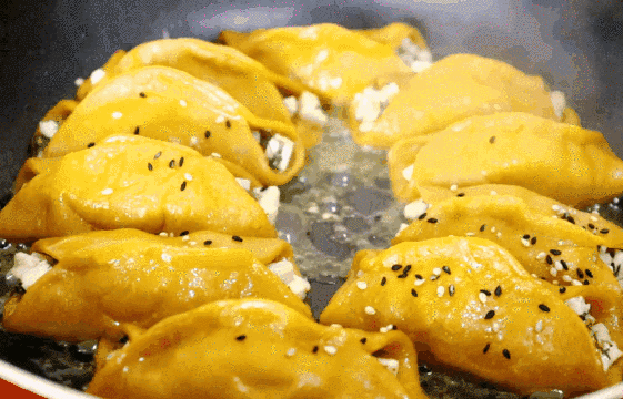 茴香豆腐锅贴怎么做