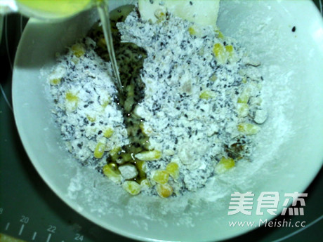 广式玉米黑芝麻月饼
