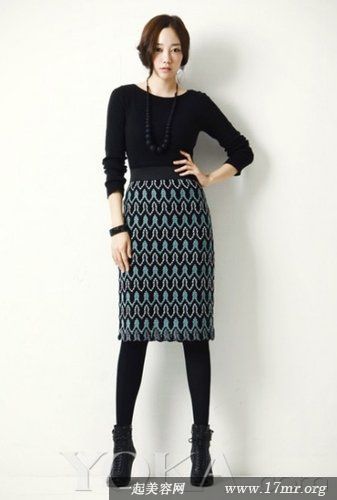 秋冬短裙怎样和靴子搭配