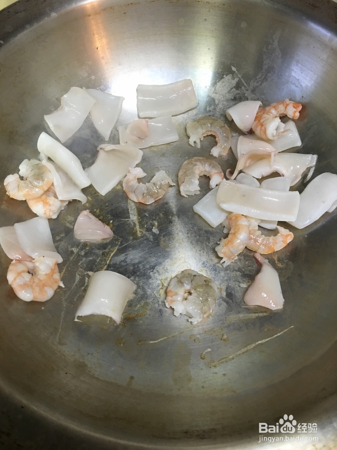 蒜香海鲜意大利面的做法