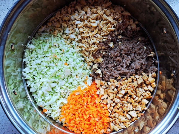 家常时蔬酸汤素饺