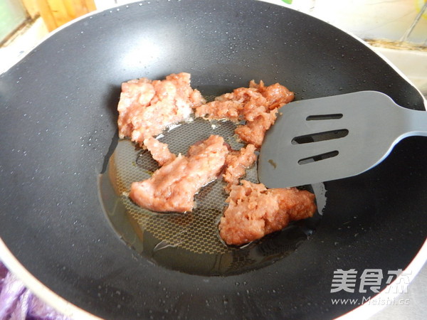 沙茶莴笋肉末凉拌米线