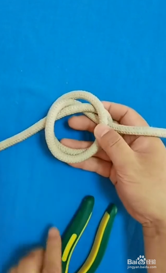 八字捆绑结的打结方法