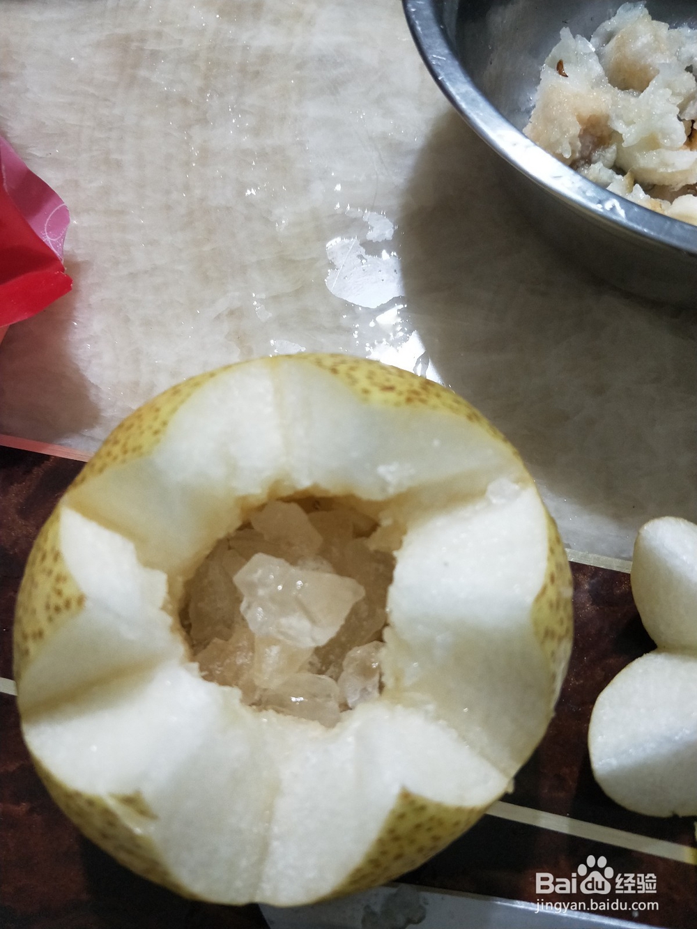 川贝蒸梨是食疗咳嗽的佳选之一