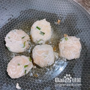 挂面鸡胸丸的做法