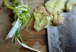 家常卤猪蹄的做法