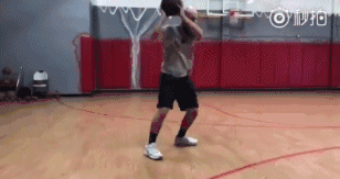 试探步再衔接这一招也能将对手晃倒