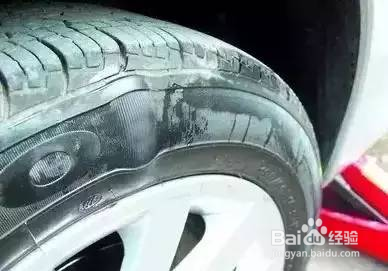 车胎鼓包怎么造成的