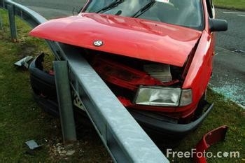 发生交通事故 我们应该如何应对