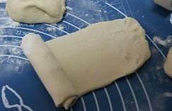 鸡蛋灌饼的做法。