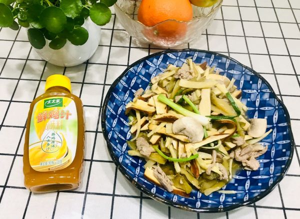 蘑菇冬笋榨菜肉丝炒豆干