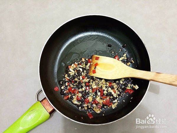 如何做出好吃的豆豉排骨蒸豆腐